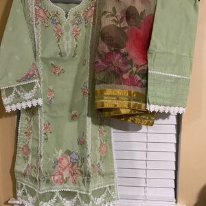 Sana Safinaz! Pakistani/ Indian Salwar kameez